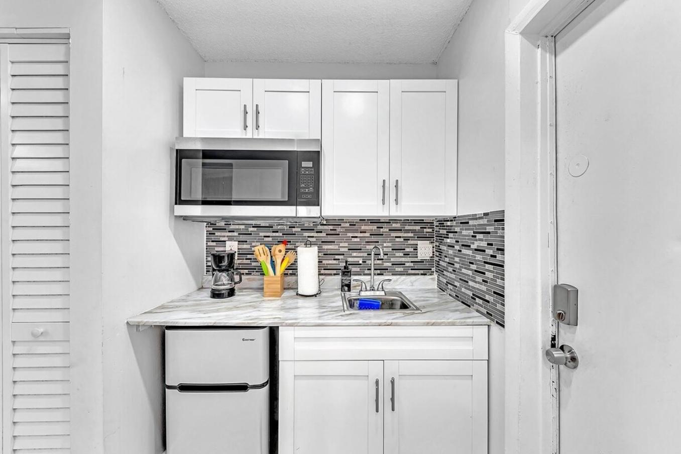 New 2 Bed Studio Close To Beach & Casino Ha04 Hollywood Eksteriør billede